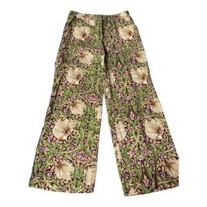 H &M tropical Floral Wide-Leg Pants. Soft long girl friendly. Front zipper